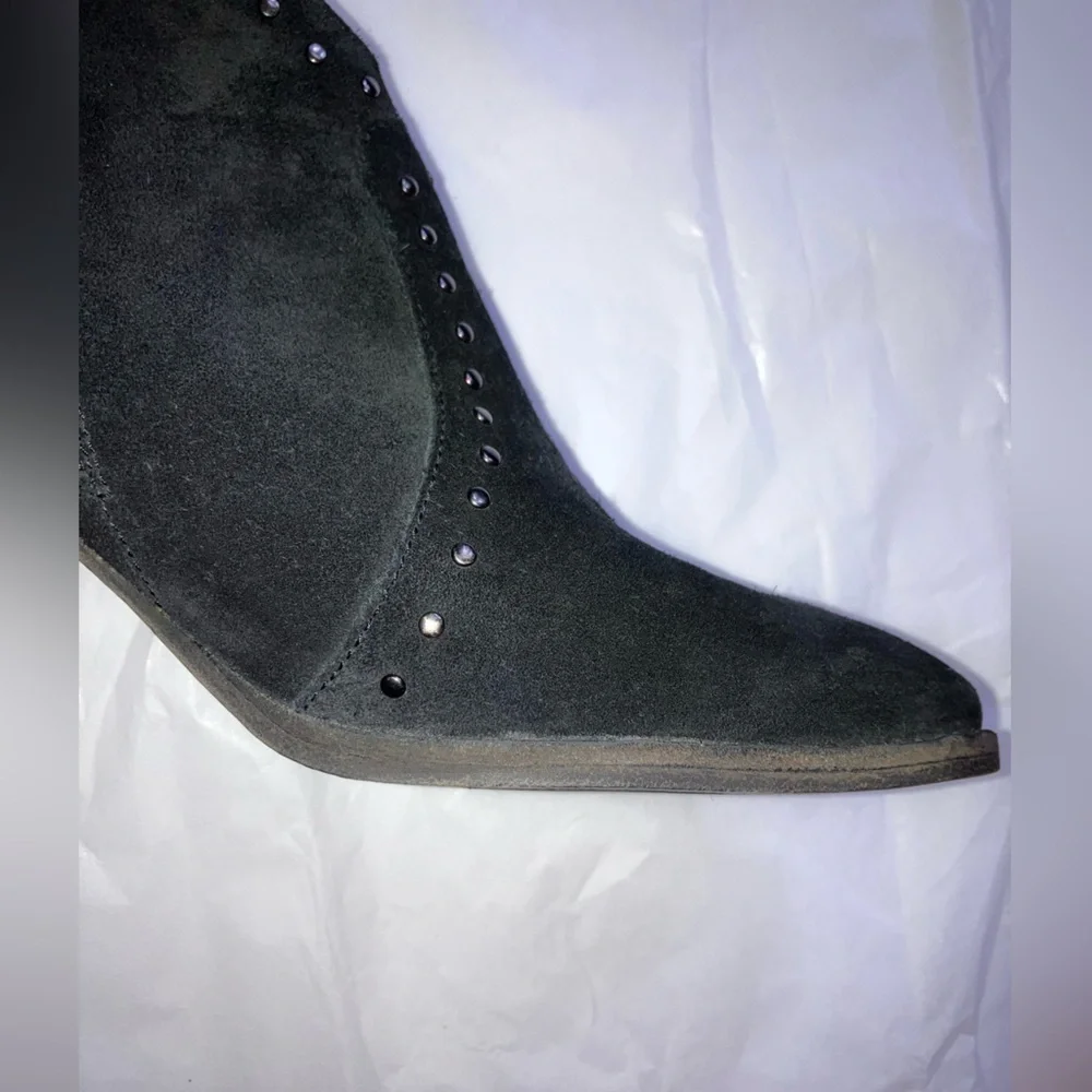 Frye® Nora Oiled Italian Black Leather Suede Stud Booties Block Heel size 9.5